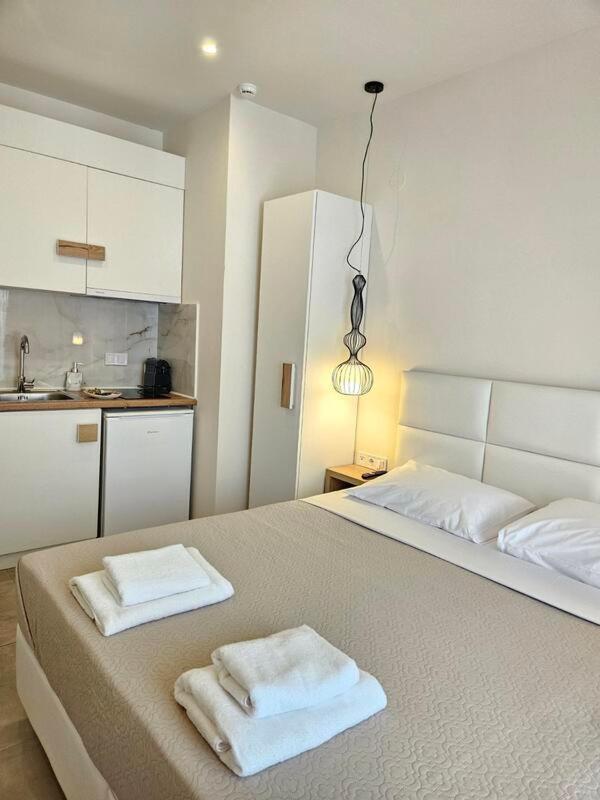 Mystery Suites And Apartments เนปอรอย ภายนอก รูปภาพ