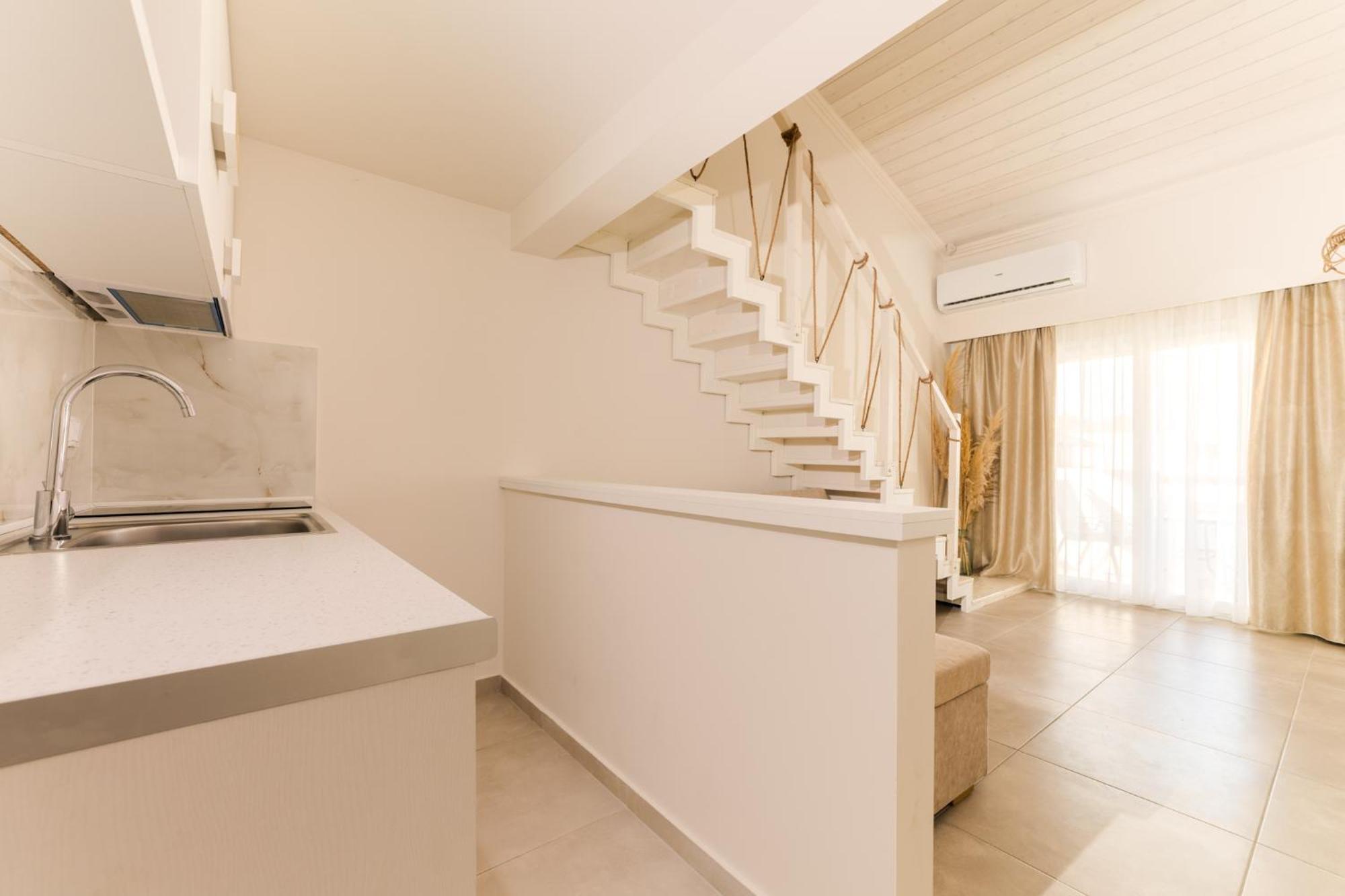 Mystery Suites And Apartments เนปอรอย ภายนอก รูปภาพ