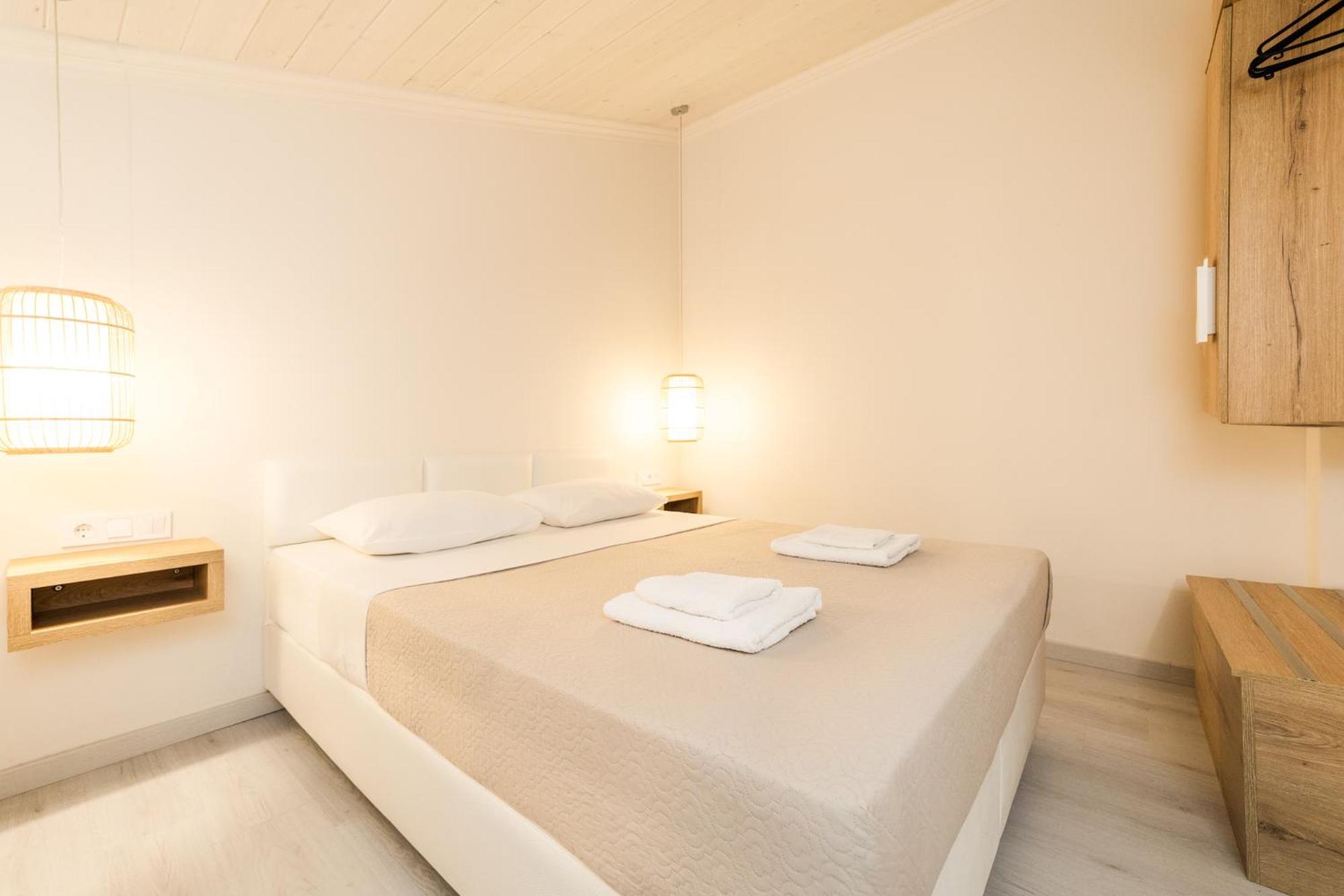 Mystery Suites And Apartments เนปอรอย ภายนอก รูปภาพ