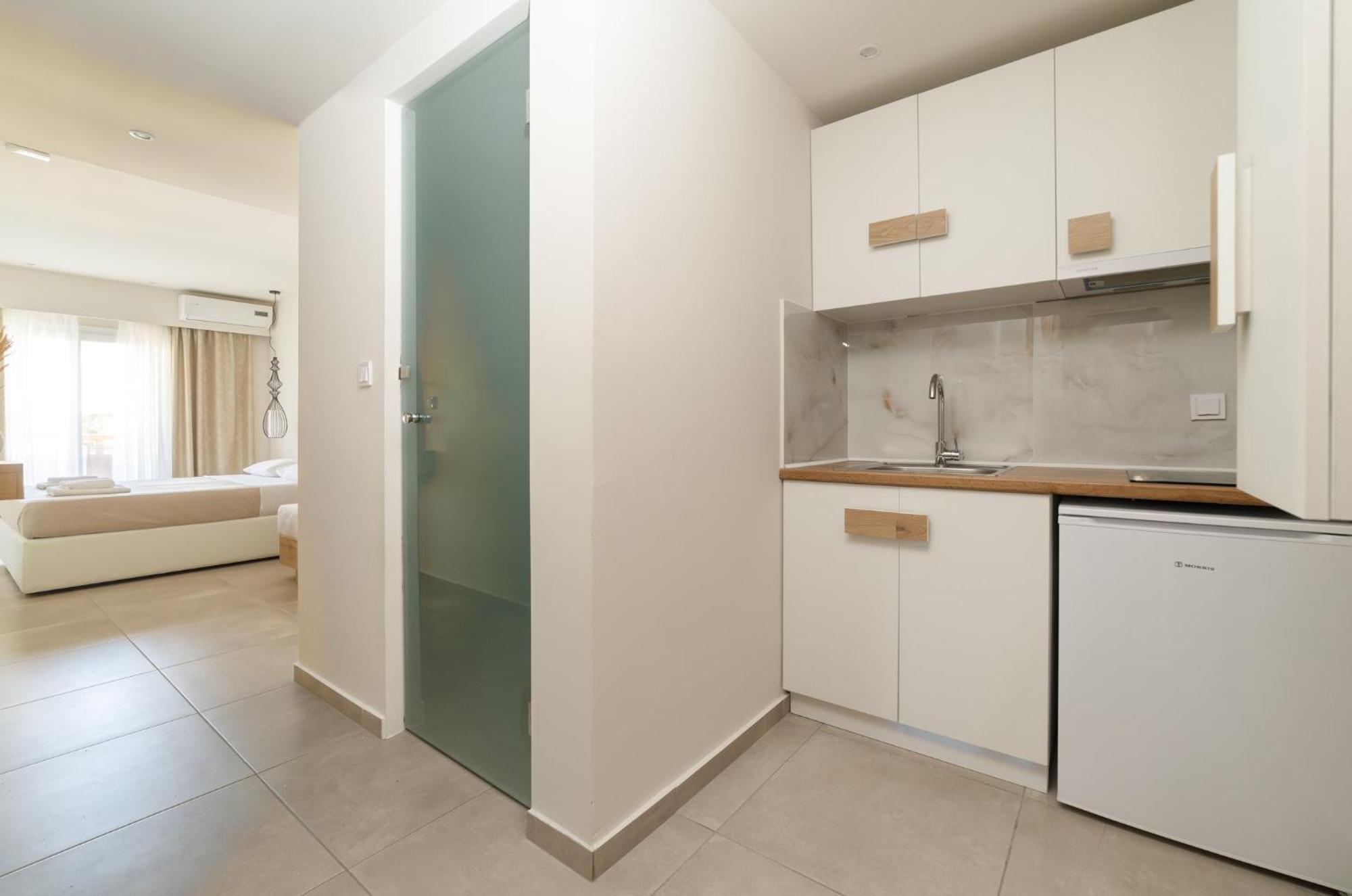 Mystery Suites And Apartments เนปอรอย ภายนอก รูปภาพ